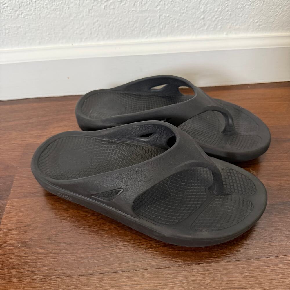 OOFOS OOriginal Thong Flip Flops Black Unisex M5/W7 Recovery Comfort Support
